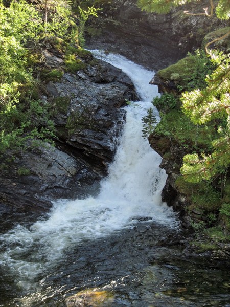 Водопад в Lullendalen skogsti